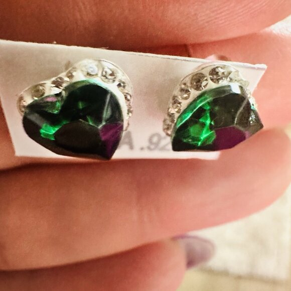 NEW 925 Sterling Silver Green Heart Zircons Small Earrings - Picture 6 of 9
